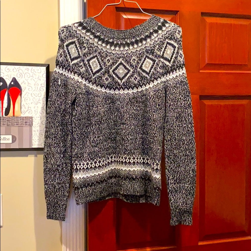 Knit design black, grey, white and silver sweater